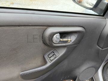 Opel Corsa · Ano 2003 