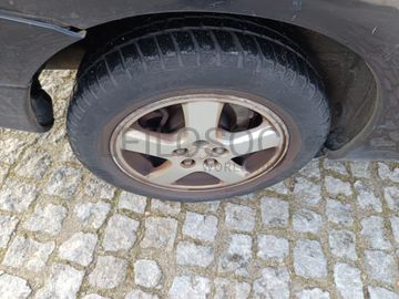 Toyota Avensis 2.0D · Ano 2002