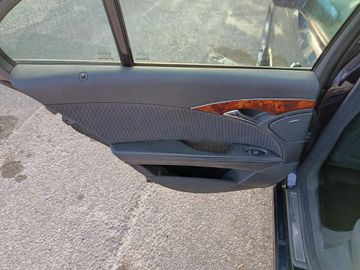 Mercedes-Benz E 220 CDi · Ano 2003