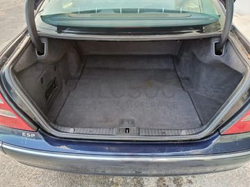 Mercedes-Benz E 220 CDi · Ano 2003