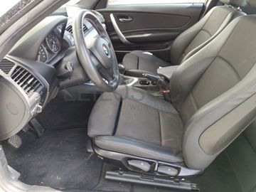 BMW 118d · Ano 2010   