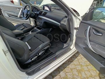 BMW 118d · Ano 2010   
