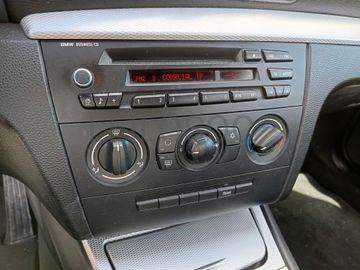 BMW 118d · Ano 2010   