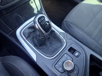 Opel Insígnia · Ano 2011   