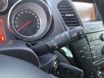 Opel Insígnia · Ano 2011   