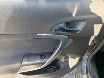 Opel Insígnia · Ano 2011   