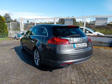 Opel Insígnia · Ano 2011   