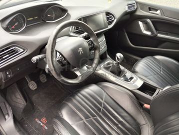 Peugeot 308 · Ano 2018