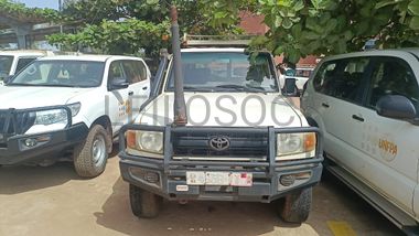 Toyota Land Cruiser Hebrad 4WD - 2011