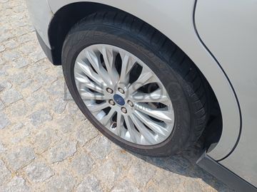 Ford C-Max · Ano 2011