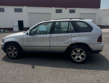 BMW X5 · Ano 2001