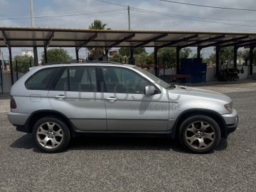 BMW X5 · Ano 2001