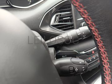Peugeot 308 · Ano 2014