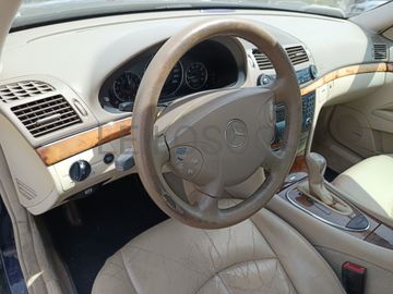 Mercedes-Benz E200 · Ano 2004 