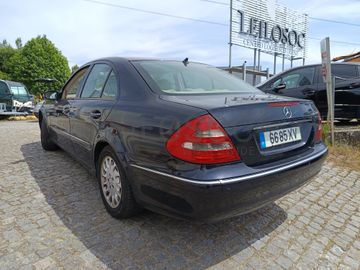 Mercedes-Benz E200 · Ano 2004 