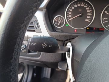 BMW 318d · Ano 2012  