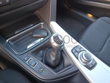 BMW 318d · Ano 2012  
