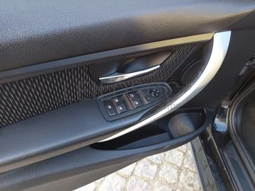 BMW 318d · Ano 2012  