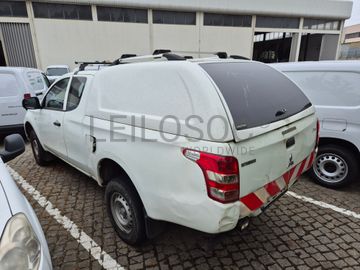 Mitsubishi L200 · Ano 2015