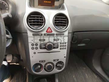 Opel Corsa Van 1.3 CDTi · Ano 2014