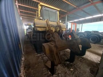 Trator de Rastos da marca CATERPILLAR, modelo D6R II  STD