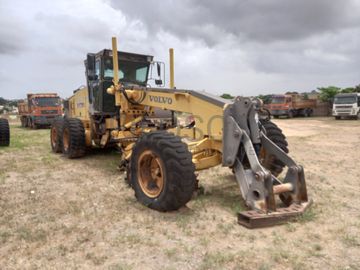 Motoniveladora da marca VOLVO, modelo G720B