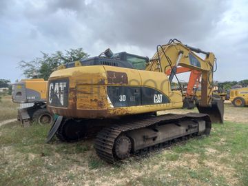Escavadora de Rastos  da marca CATERPILLAR, modelo 323D