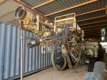 Perfuradora de superfície da marca ATLAS COPCO, modelo ECM 590