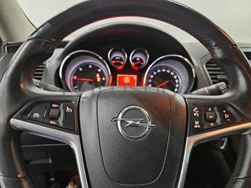 Opel Insígnia Sports Tourer Diesel CDTI · Ano 2010