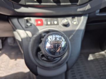 Peugeot Partner · Ano 2014