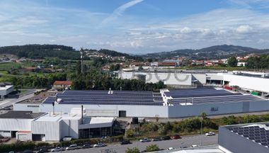 Unidade Industrial Completa · Armazém + Tinturaria