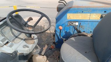 Trator New Holland/NHTT75