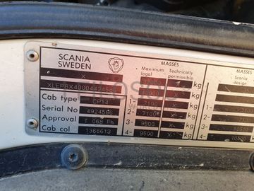 Scania P114CB 8x4 · Ano 2000