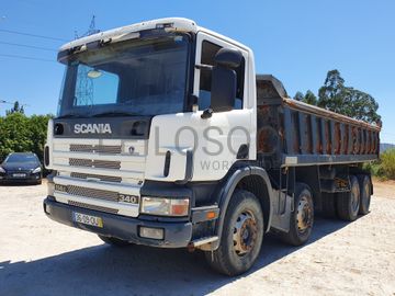Scania P114CB 8x4 · Ano 2000