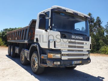 Scania P114CB 8x4 · Ano 2000