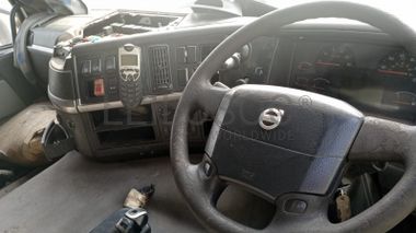 Camião Volvo FM12