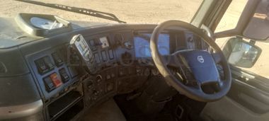 Camião Volvo FH12