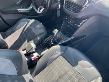 Peugeot 2008 1.6HDI · Ano 2015