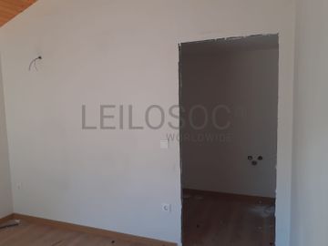 Moradia V2 com logradouro · Sobral da Serra, Guarda