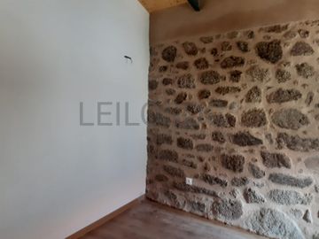 Moradia V2 com logradouro · Sobral da Serra, Guarda