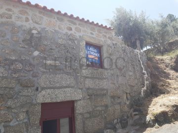 Moradia V2 com logradouro · Sobral da Serra, Guarda
