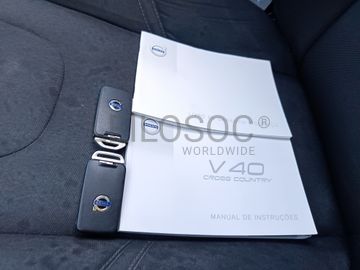 Volvo V40 D2 Cross Country · Ano 2016