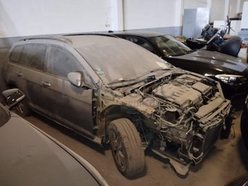 Volkswagen Golf VII Variant 1.6 TDI · Ano 2014
