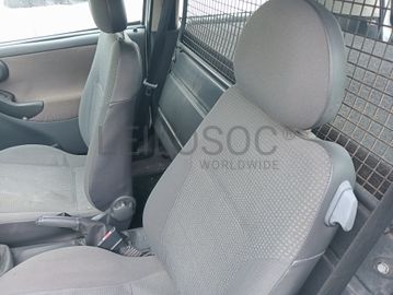 Opel Corsa 1.7 DI · Ano 2002