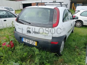 Opel Corsa 1.7 DI · Ano 2002