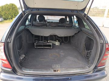 Mercedes-Benz C220 · Ano 2002