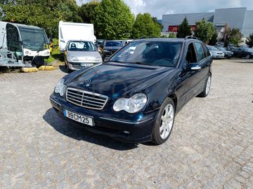 Mercedes-Benz C220 · Ano 2002