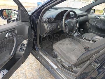 Mercedes-Benz C220 · Ano 2002