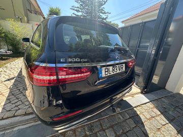 Mercedes-Benz E300 de · Ano 2020