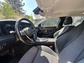 Mercedes-Benz E300 de · Ano 2020